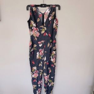 EVERYTHING $6/Leith Floral Jumpsuit with Pockets